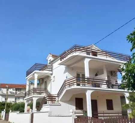 Apartamento Apartman-kuzminski-kraje14 *
