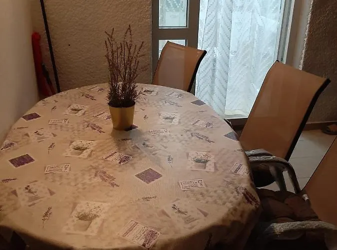 Apartman-kuzminski-kraje14 דירה *